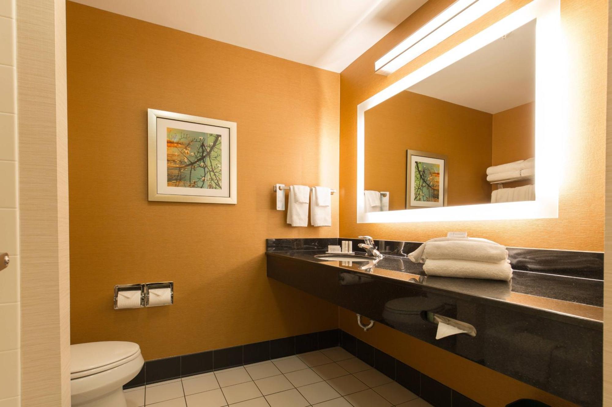 Fairfield Inn And Suites By Marriott Portsmouth Exeter Ngoại thất bức ảnh